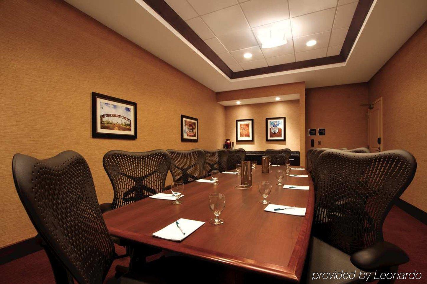 Hilton Garden Inn Oklahoma City/Bricktown Ngoại thất bức ảnh